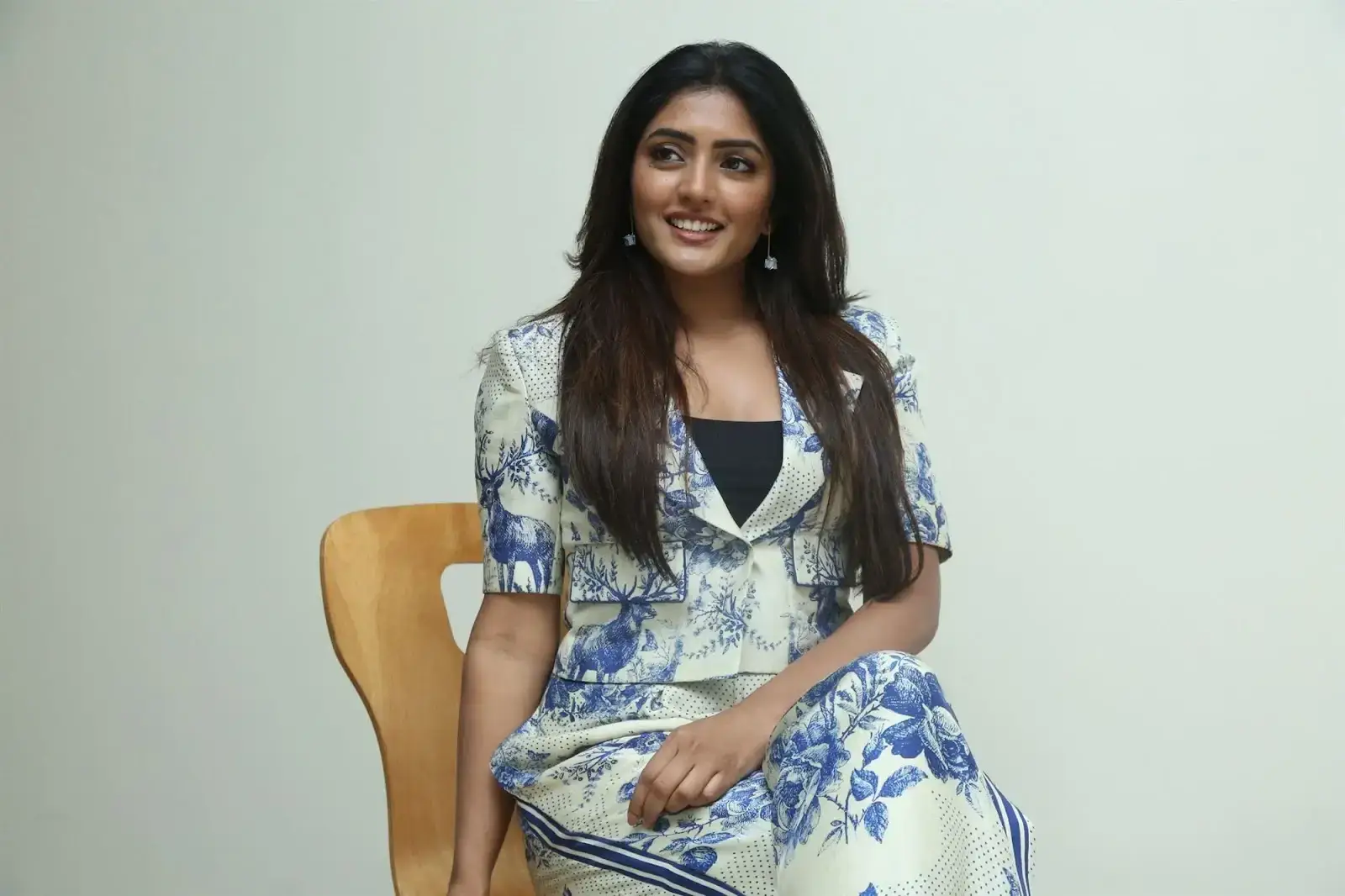 INDIAN ACTRESS EESHA REBBA AT MAAMA MASCHEENDRA MOVIE INTERVIEW 24